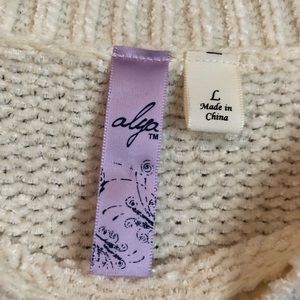 Alya Sweaters - Alya sweater from Francesca’s collections Alya Sweaters - Alya sweater from Francesca’s collections